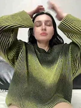 lunalovelee online show from 04/05/26, 05:30