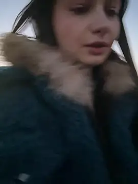 lunalovelee online show from 12/19/25, 08:38