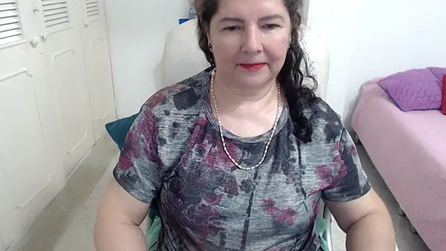 Snapshot of leonela_69 chatting on 04/28/26, 02:27 leonela 69 online show from 04/28/26, 02:27