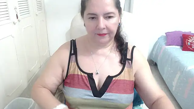 Snapshot of leonela_69 chatting on 04/21/26, 01:42 leonela 69 online show from 04/21/26, 01:42