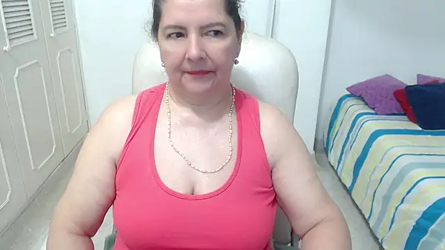 Snapshot of leonela_69 chatting on 05/15/26, 10:35 leonela 69 online show from 05/15/26, 10:35