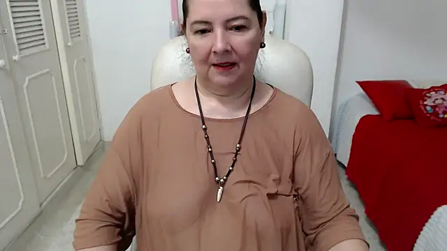Snapshot of leonela_69 chatting on 06/26/26, 11:32 leonela 69 online show from 06/26/26, 11:32
