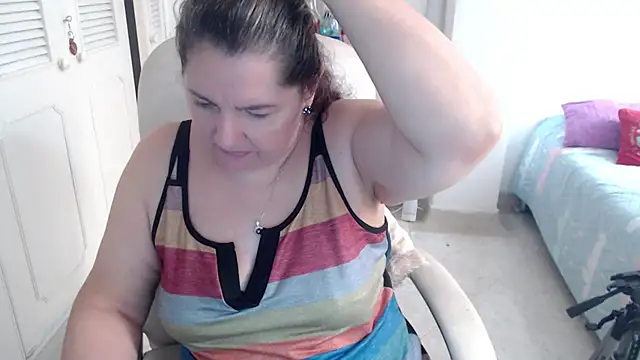 Snapshot of leonela_69 chatting on 04/21/26, 02:56 leonela 69 online show from 04/21/26, 02:56
