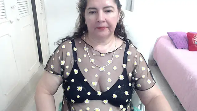 Snapshot of leonela_69 chatting on 05/02/26, 12:32 leonela 69 online show from 05/02/26, 12:32