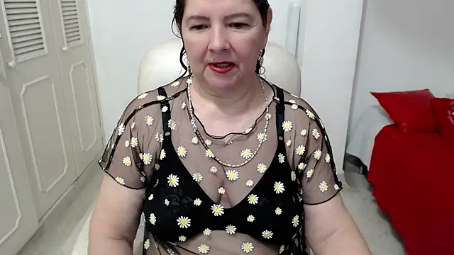 Snapshot of leonela_69 chatting on 06/11/26, 11:24 leonela 69 online show from 06/11/26, 11:24