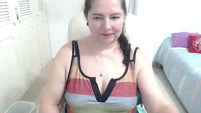 Snapshot of leonela_69 chatting on 04/21/26, 01:29 leonela 69 online show from 04/21/26, 01:29