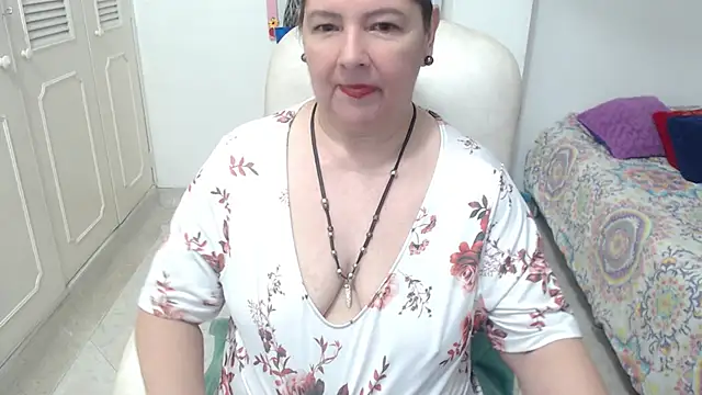 Snapshot of leonela_69 chatting on 05/27/26, 11:01 leonela 69 online show from 05/27/26, 11:01