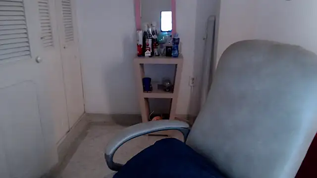 Snapshot of leonela_69 chatting on 06/15/26, 09:47 leonela 69 online show from 06/15/26, 09:47