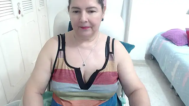 leonela 69 online show from 04/15/26, 01:15