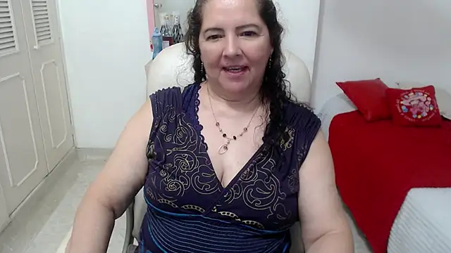 Snapshot of leonela_69 chatting on 06/06/26, 10:53 leonela 69 online show from 06/06/26, 10:53