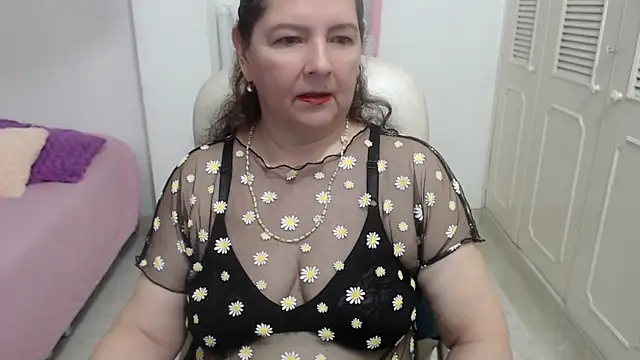 Snapshot of leonela_69 chatting on 07/04/26, 10:47 leonela 69 online show from 07/04/26, 10:47