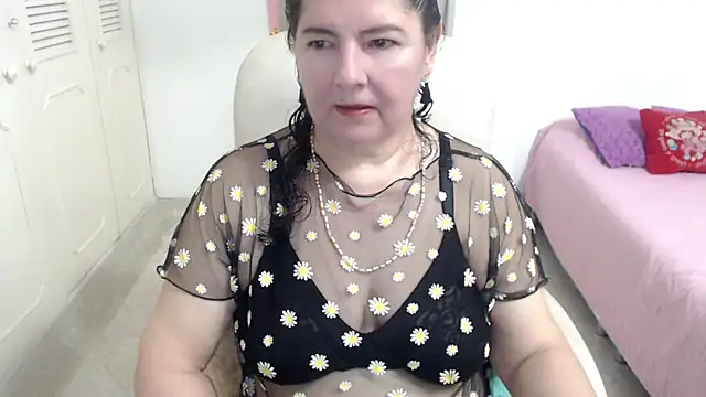 Snapshot of leonela_69 chatting on 05/02/26, 12:27 leonela 69 online show from 05/02/26, 12:27