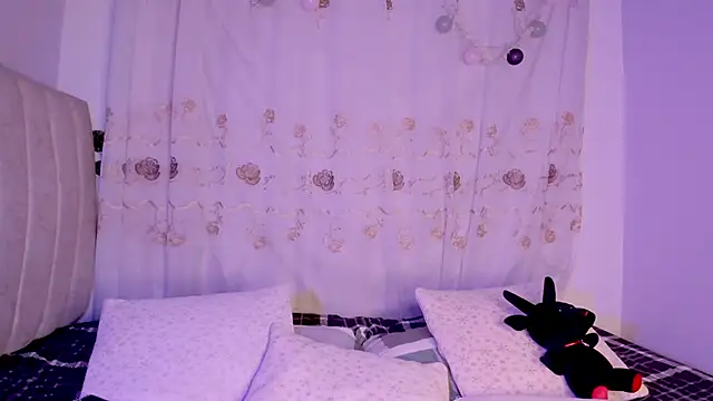 purplelilith3 online show from 12/16/25, 12:15