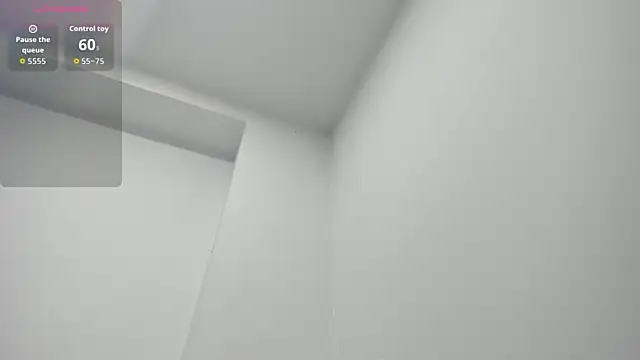 Snapshot of EmiliaRose_ chatting on 10/11/25, 08:43 EmiliaRose online show from 10/11/25, 08:43