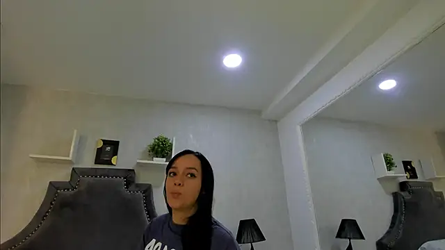 Snapshot of EmiliaRose_ chatting on 11/01/25, 08:36 EmiliaRose online show from 11/01/25, 08:36