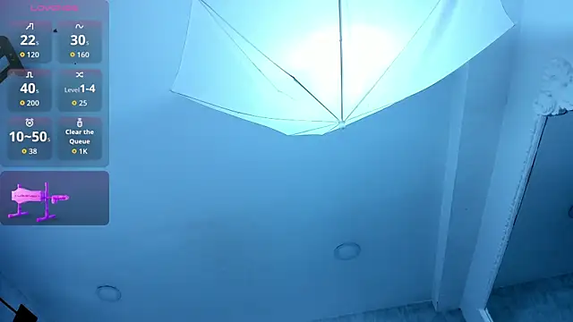 Snapshot of EmiliaRose_ chatting on 10/20/25, 08:42 EmiliaRose online show from 10/20/25, 08:42