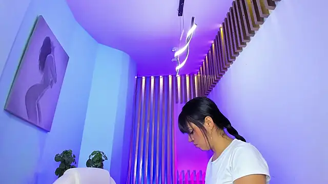 Snapshot of EmiliaRose_ chatting on 03/10/25, 09:40 EmiliaRose online show from 03/10/25, 09:40