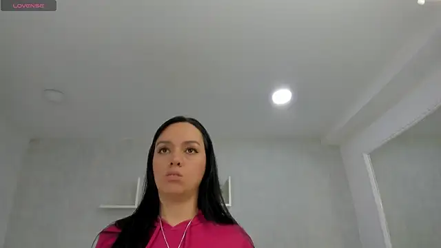 Snapshot of EmiliaRose_ chatting on 11/10/25, 08:58 EmiliaRose online show from 11/10/25, 08:58