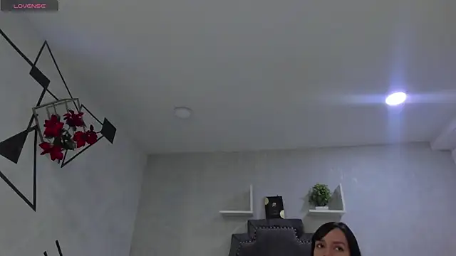 Snapshot of EmiliaRose_ chatting on 11/16/25, 08:46 EmiliaRose online show from 11/16/25, 08:46