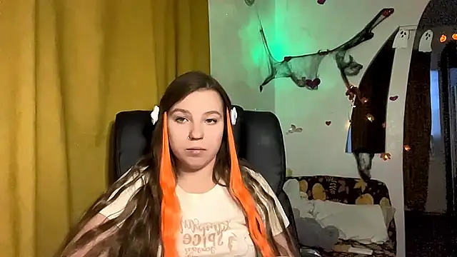 Snapshot of SweetAlissa18 chatting on 10/24/25, 02:49 SweetAlissa18 online show from 10/24/25, 02:49