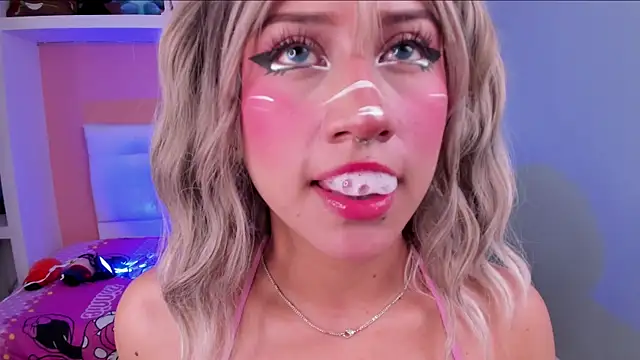 miss   megan online show from 12/19/25, 09:39