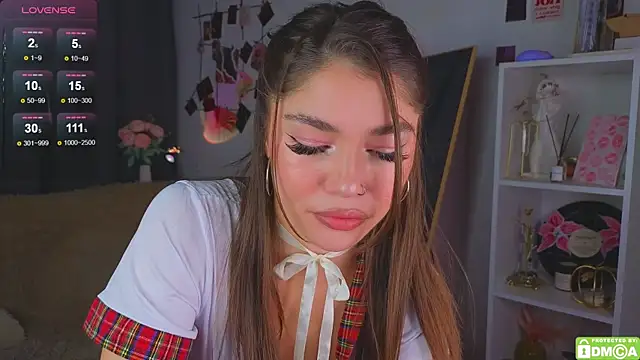 Caroline  Brown online show from 11/13/25, 04:27