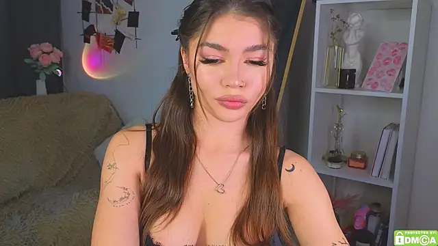 Snapshot of Caroline__Brown chatting on 10/09/25, 04:13 Caroline Brown online show from 10/09/25, 04:13