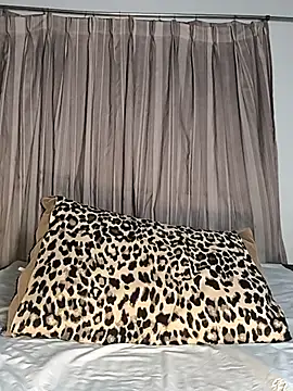 Tiff Doll online show from 10/17/25, 07:37