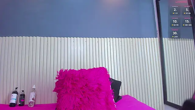 Snapshot of Aida-nicolle chatting on 11/28/25, 10:15 Aida-nicolle online show from 11/28/25, 10:15