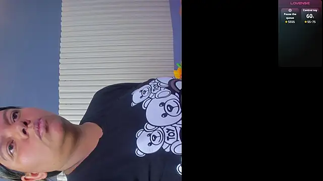 Snapshot of Aida-nicolle chatting on 11/14/25, 11:47 Aida-nicolle online show from 11/14/25, 11:47