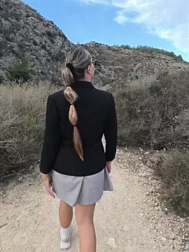 Mona Plus online show from 10/24/25, 06:56