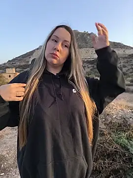 Mona Plus online show from 10/14/25, 06:47