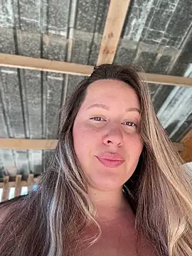 Mona Plus online show from 04/15/26, 09:04