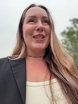 Mona Plus online show from 04/11/26, 07:56