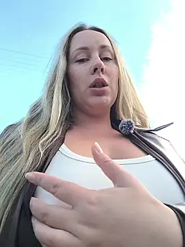 Mona Plus online show from 11/15/25, 08:18