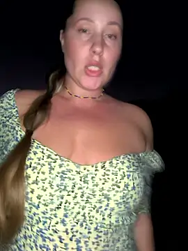 Mona Plus online show from 10/01/25, 06:34