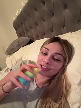 skyemorgan01 online show from 03/03/26, 12:06