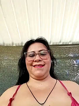 Snapshot of promiscuous-indecent-momm chatting on 04/26/26, 03:20 promiscuous-indecent-momm online show from 04/26/26, 03:20