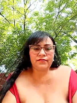 Snapshot of promiscuous-indecent-momm chatting on 06/23/26, 07:34 promiscuous-indecent-momm online show from 06/23/26, 07:34