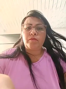 Snapshot of promiscuous-indecent-momm chatting on 05/18/26, 01:49 promiscuous-indecent-momm online show from 05/18/26, 01:49