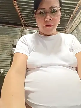 Snapshot of promiscuous-indecent-momm chatting on 07/17/26, 08:50 promiscuous-indecent-momm online show from 07/17/26, 08:50