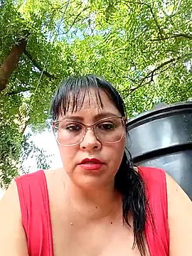 Snapshot of promiscuous-indecent-momm chatting on 05/24/26, 06:52 promiscuous-indecent-momm online show from 05/24/26, 06:52