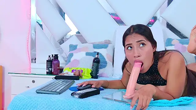 YesyHills online show from 03/22/25, 10:04