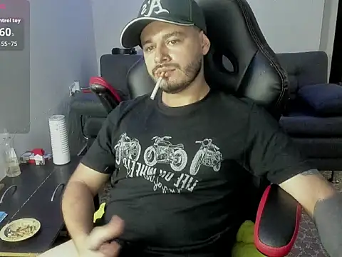 ragnar lothbrok777 online show from 12/20/25, 10:23