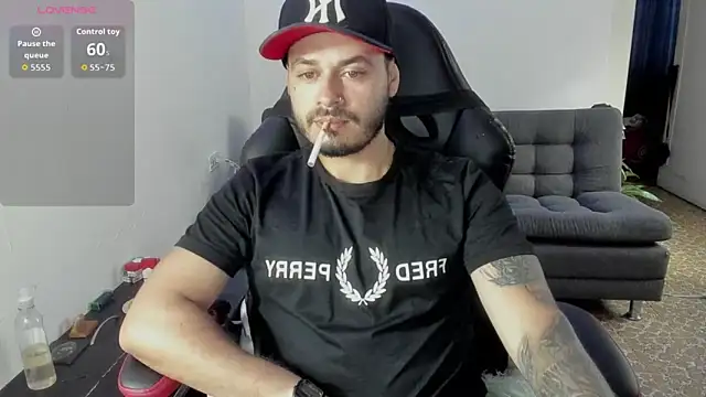 ragnar lothbrok777 online show from 10/20/25, 09:26