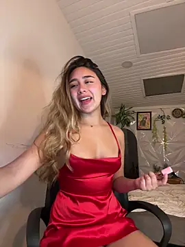 Hornyholly   online show from 12/17/25, 08:14