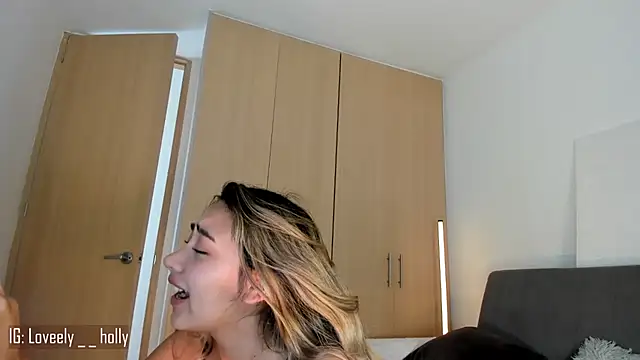 Hornyholly   online show from 03/28/26, 06:42