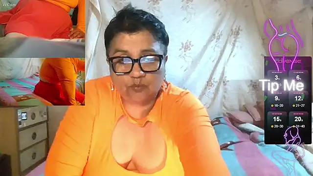 erinadarling79 online show from 10/04/25, 02:24