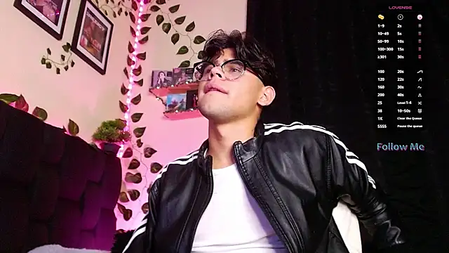Snapshot of isaac-saenz chatting on 02/25/25, 12:58 isaac-saenz online show from 02/25/25, 12:58