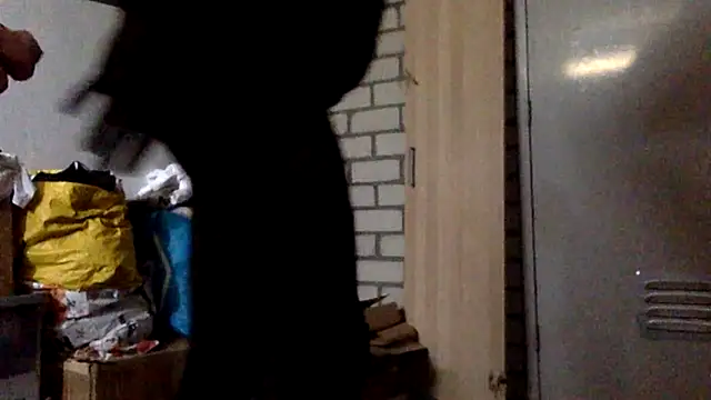 Snapshot of Bleueyez007 chatting on 05/14/26, 10:23 Bleueyez007 online show from 05/14/26, 10:23